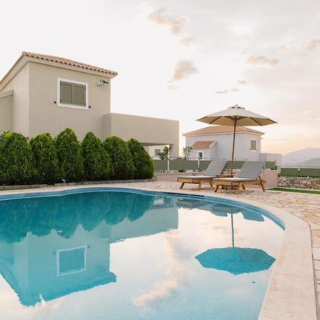 Vasilopoulos Residences - Villa Emelia With Shared Pool Аргостолион Экстерьер фото