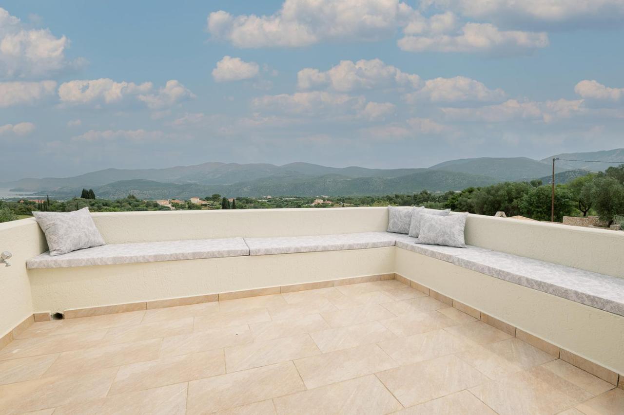 Vasilopoulos Residences - Villa Emelia With Shared Pool Аргостолион Экстерьер фото