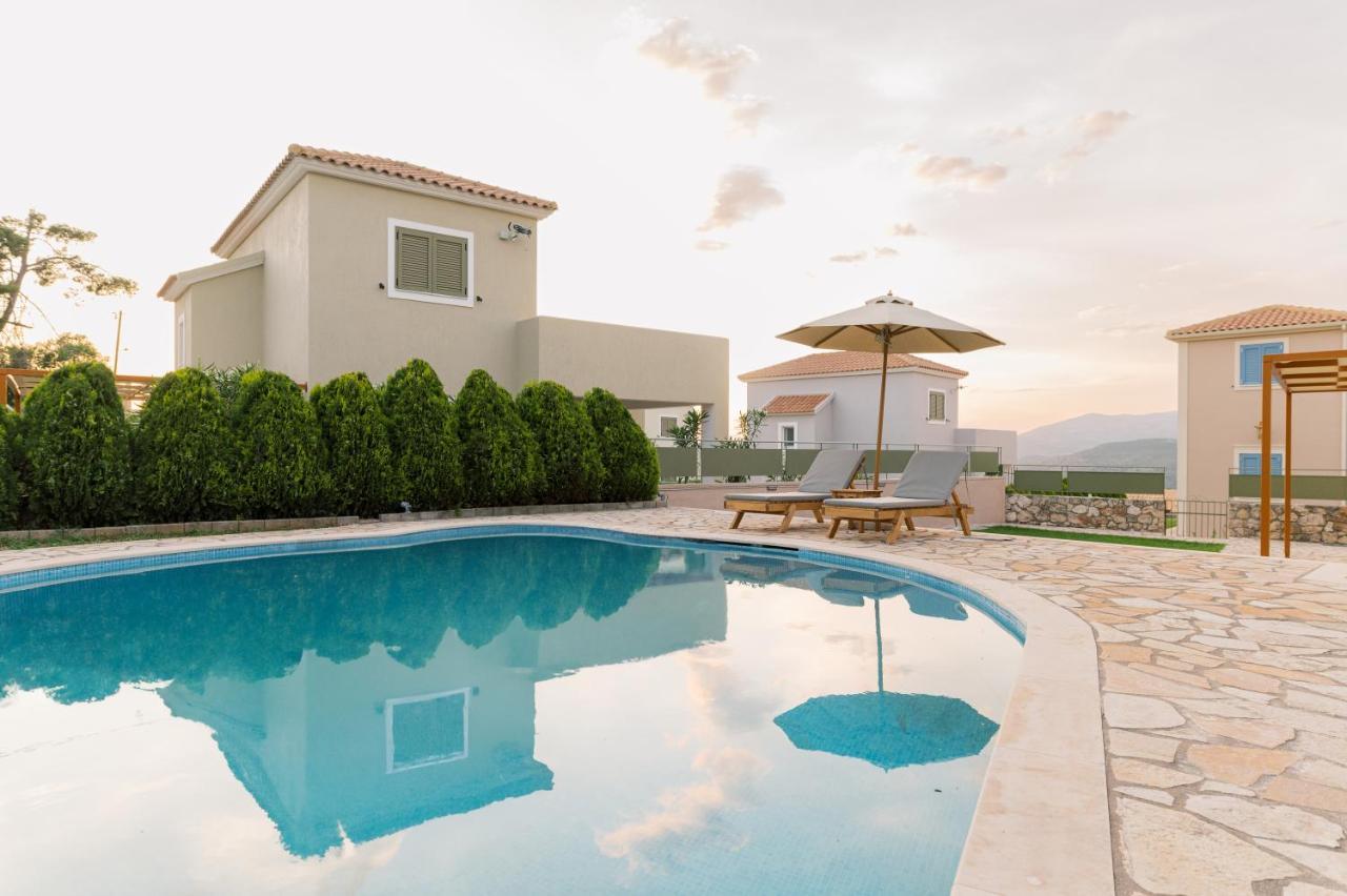 Vasilopoulos Residences - Villa Emelia With Shared Pool Аргостолион Экстерьер фото